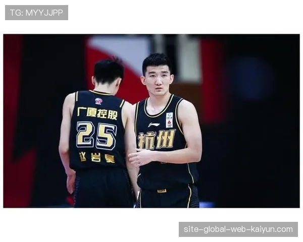 中游十三队争夺八个季后赛席位 胜负差仅两场显竞争残酷性